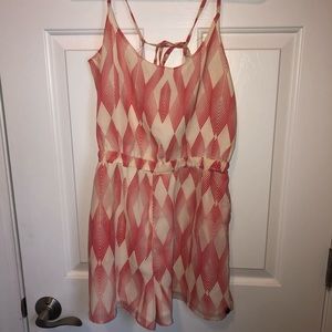 Roxy Coral & Cream Romper Size Small